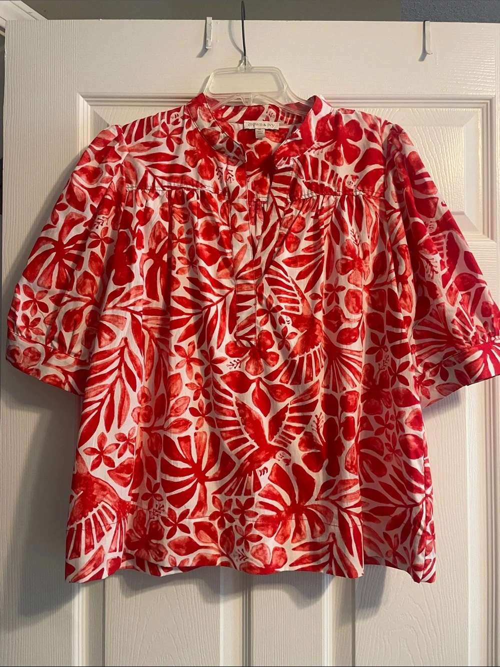 NWOT Crown and Ivy Red and White Tropical Print Flutter-Sleeve Blouse Size XL - Picture 1 of 7